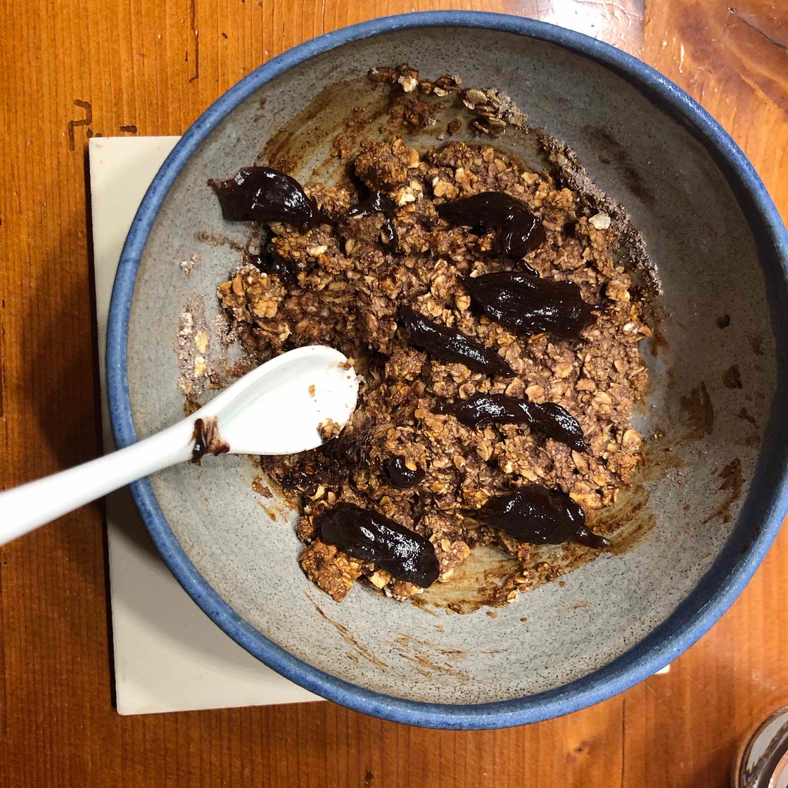Chocolate hazelnut baked oats