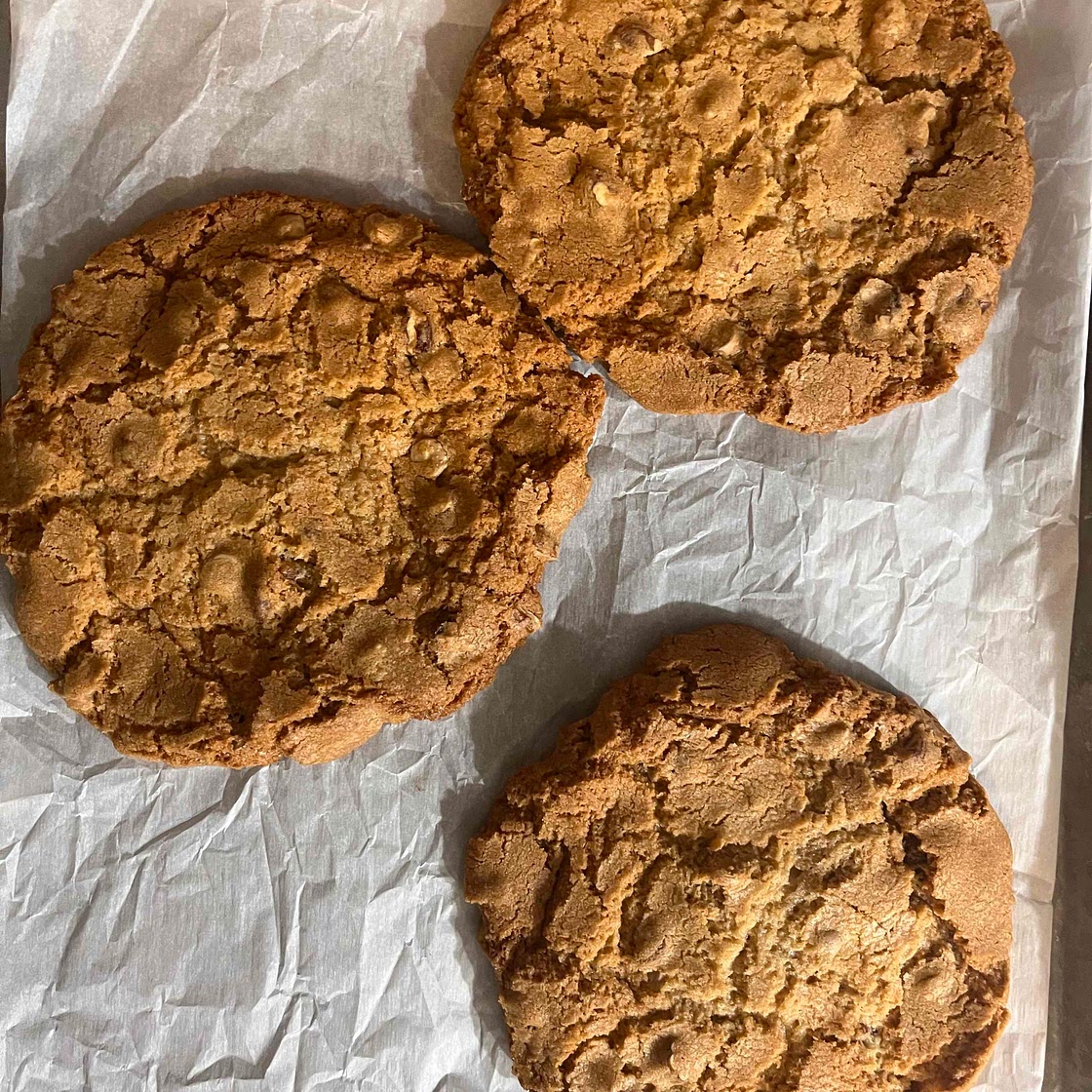 Giant Praline Cookies