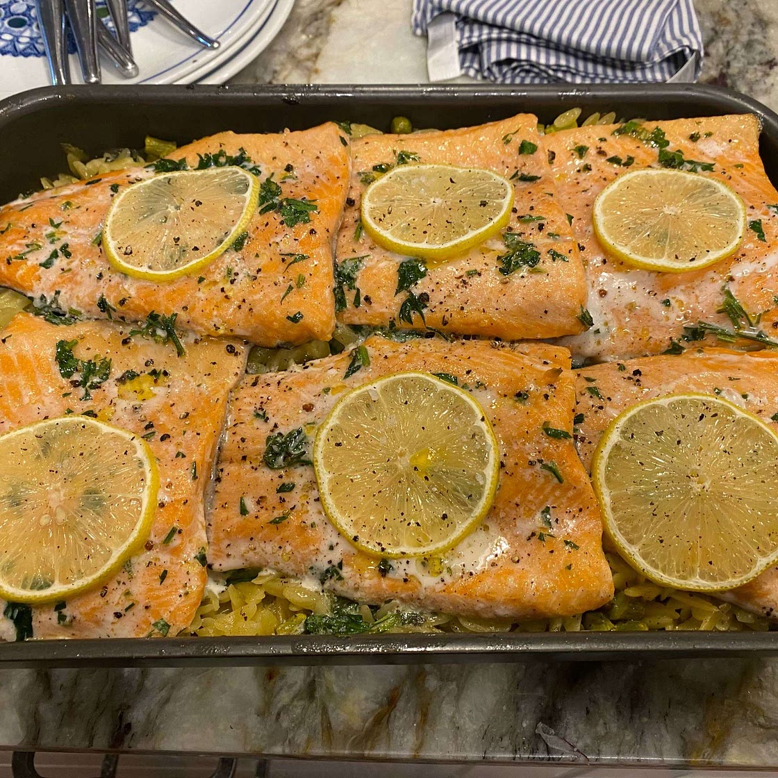 SAVE my veggie-packed ONE-PAN SALMON & ORZO DINNER for an easy weeknight dinner!! Ingredients -4 salmon filets -3 tbsp parsley chopped -3 tbsp melted butter -3 tbsp olive oil -3/4 tsp salt, -1/4 tsp pepper, -1 tsp garlic powder -1 lemon juiced -1 bundl