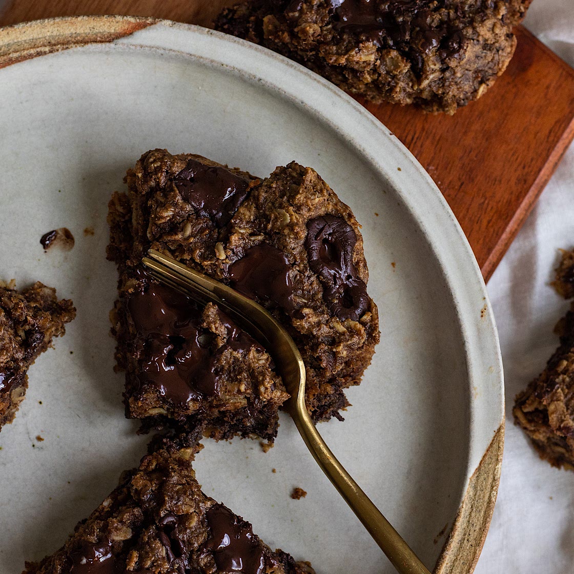 Vegan Oatmeal Chocolate Chip Blondie Bars