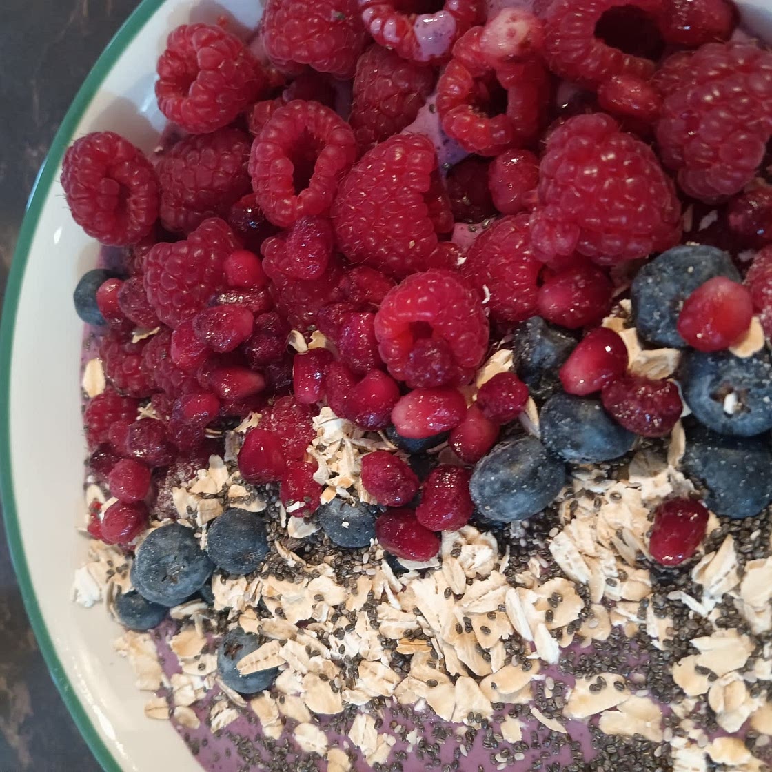 Protein-Power Low-FODMAP Berry Smoothie Bowl; Gluten-free, Vegan