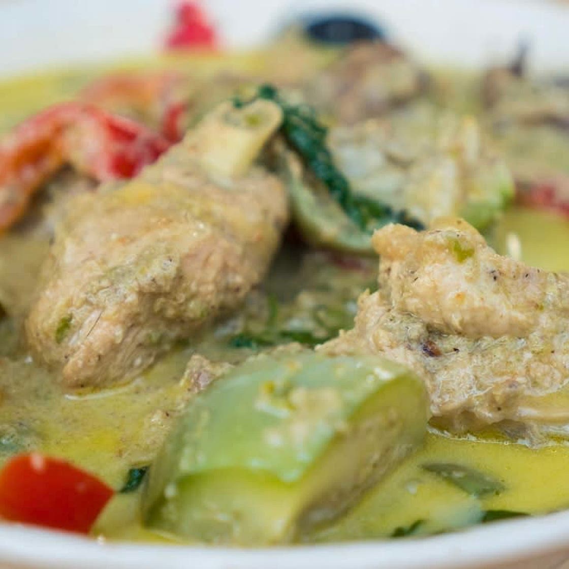 Thai green curry (kaeng khiaw-waan gai) 