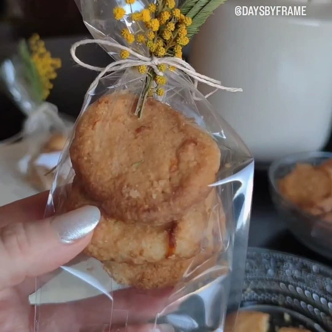 Citrusy lemon cookies 🍋 (glutten & sugar free)