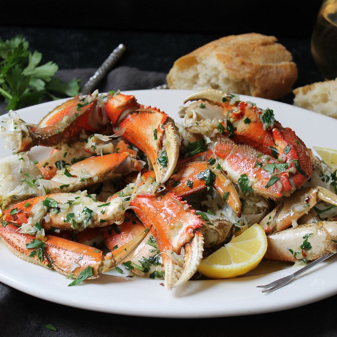 Spicy Garlic-Butter Crab Legs Recipe