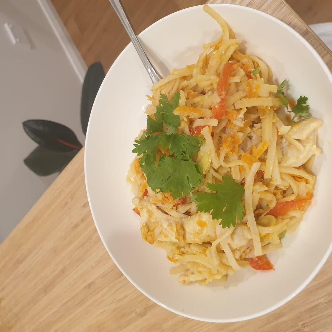 Easy Spicy Chicken Pad Thai