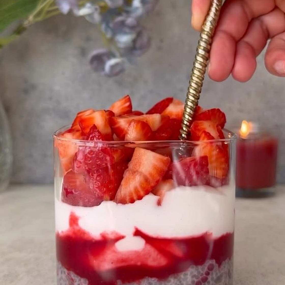 Let’s make delicious raspberry chia pudding today! Cause many of you are asking for more chia pudding recipes. Today I have layered it with coconut yoghurt from , raspberry coulis, fresh strawberries. I am in love with coconut yoghurt! The coconut yoghurt 