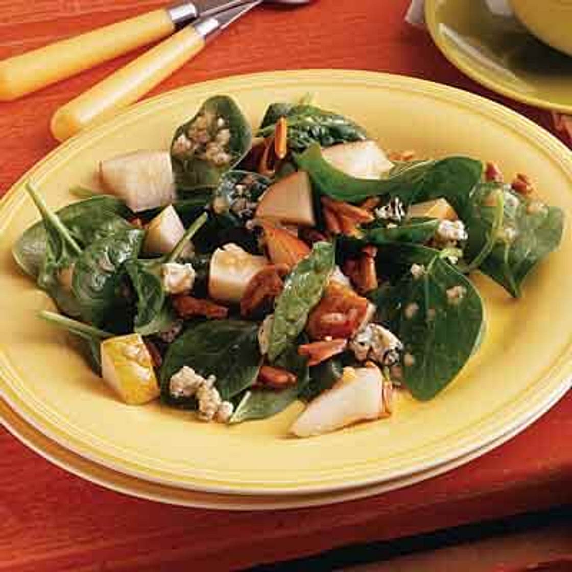 Spinach, Pear & Almond Salad