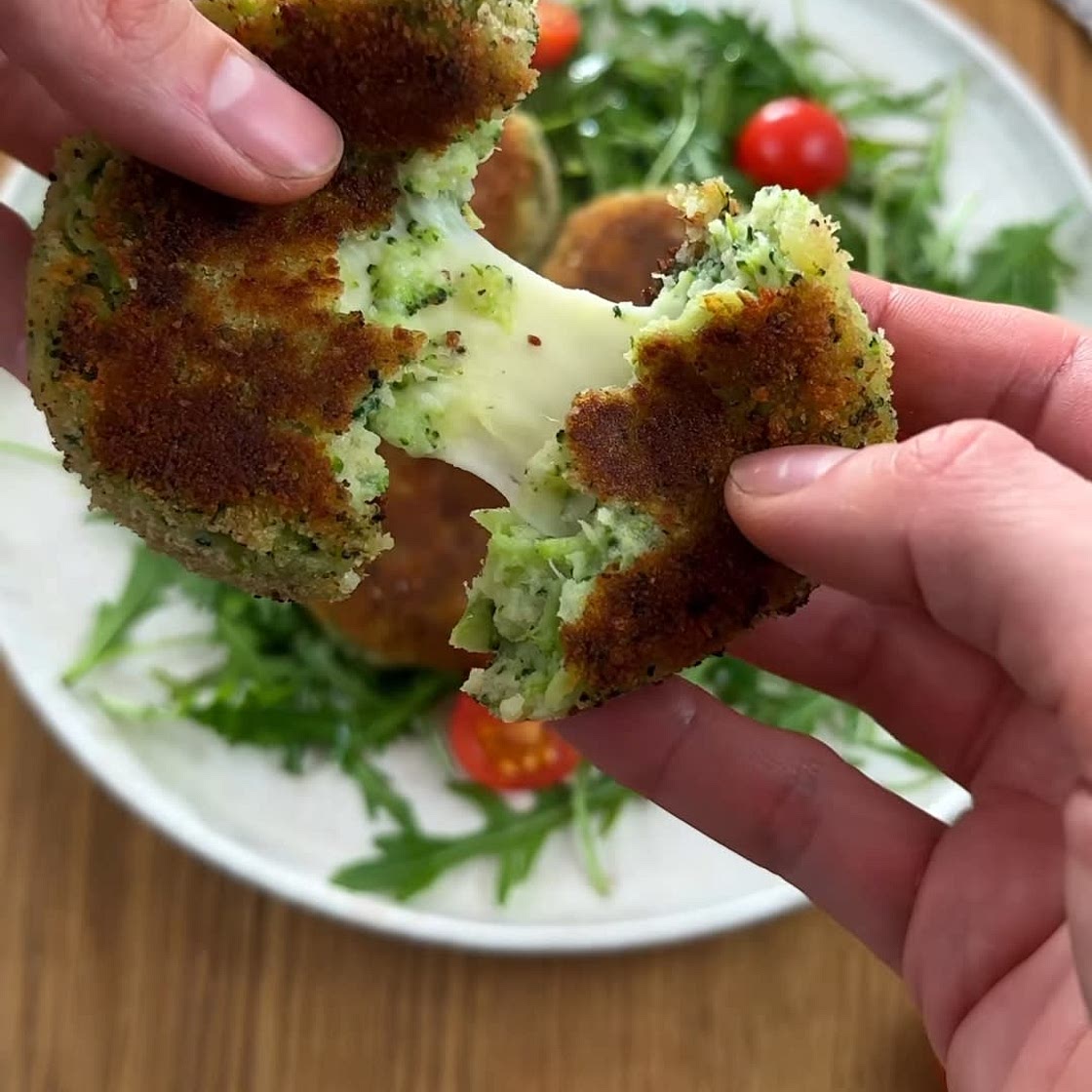 Brokkoli Kartoffel Taler mit Mozarella