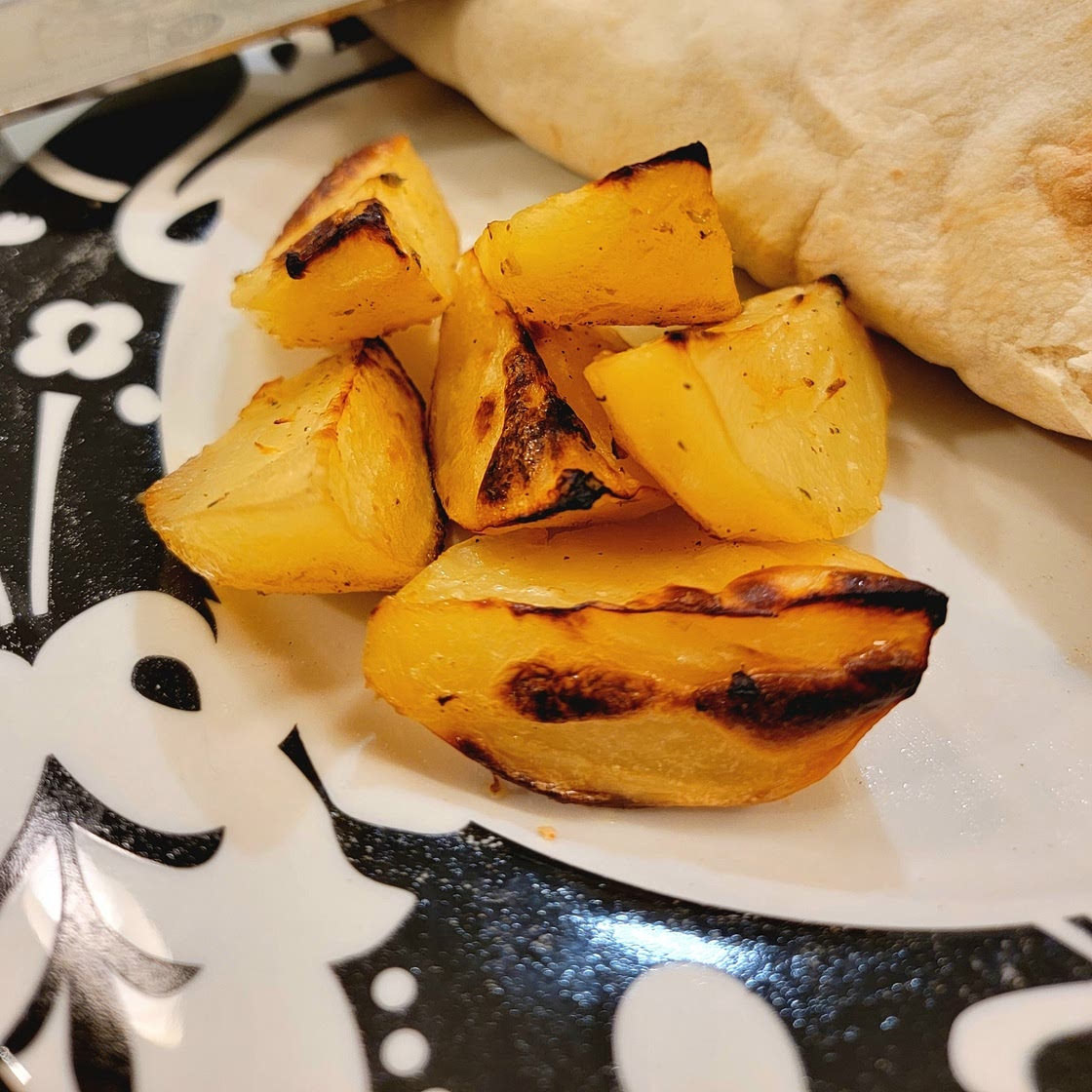 Ellinikos Lemoni Patatas (Greek Lemon Potatoes)