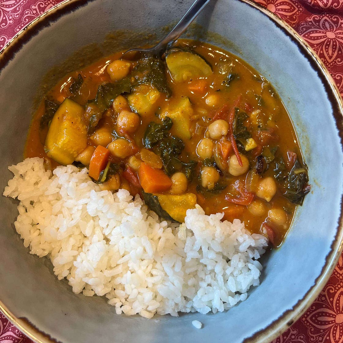 Indian Coconut Chickpea Curry (Healthy & Vegan)