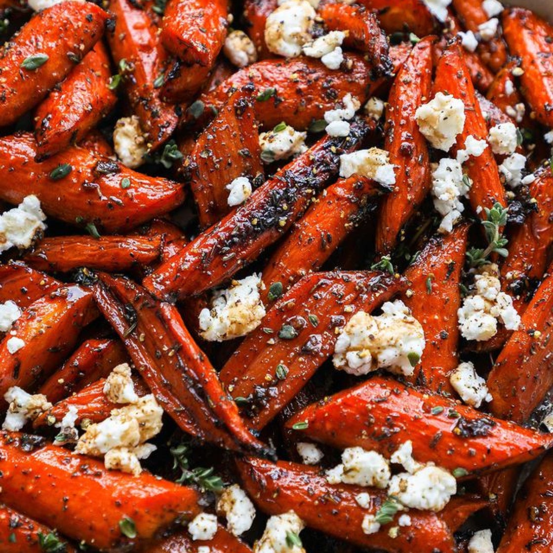 HONEY BALSAMIC ROASTED CARROTS!😍 (with goat cheese!)
