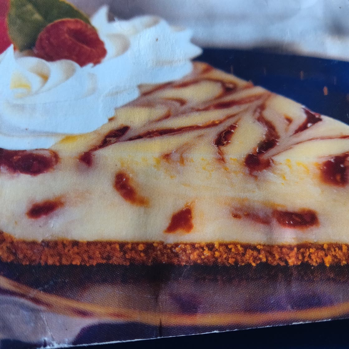 Raspberry swirl cheesecake pie