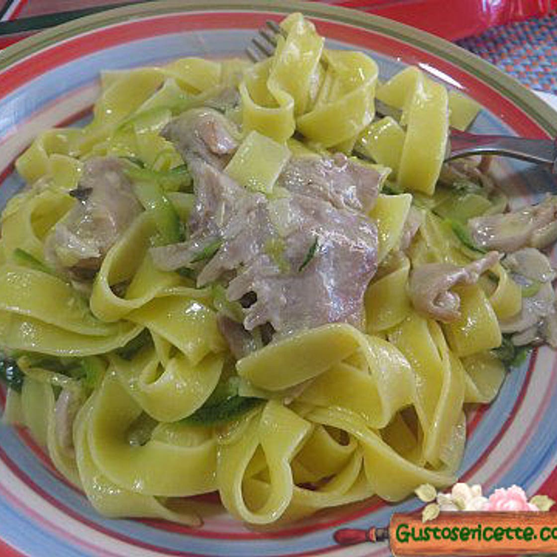Tagliatelle zucchine e coniglio - Gustose ricette di cucina