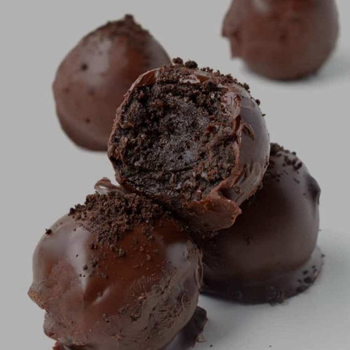 Oreo cheesecake truffles