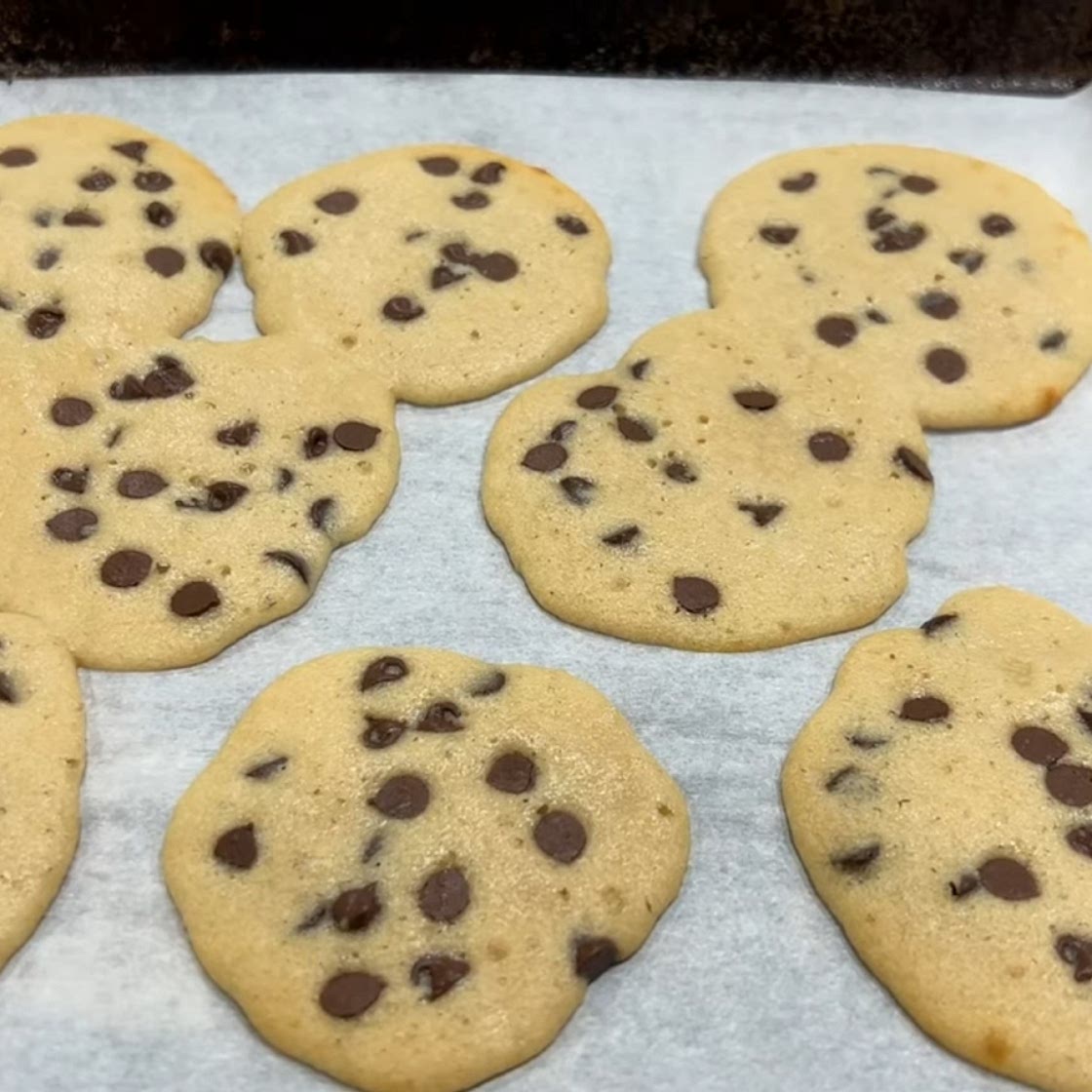 CHEWY CHOCOLATE CHIP COOKIES