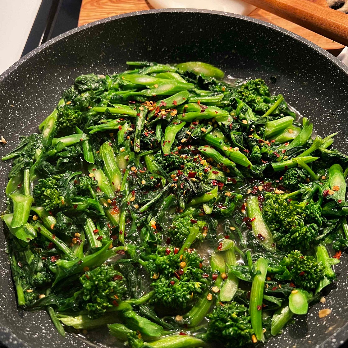 HEALTHY SAUTÉED RAPINI