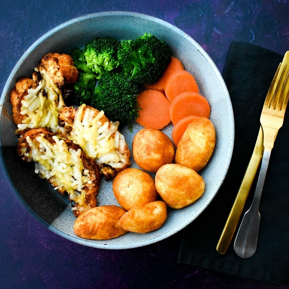 Air Fryer Cheesy Cauliflower Steaks with Spices
