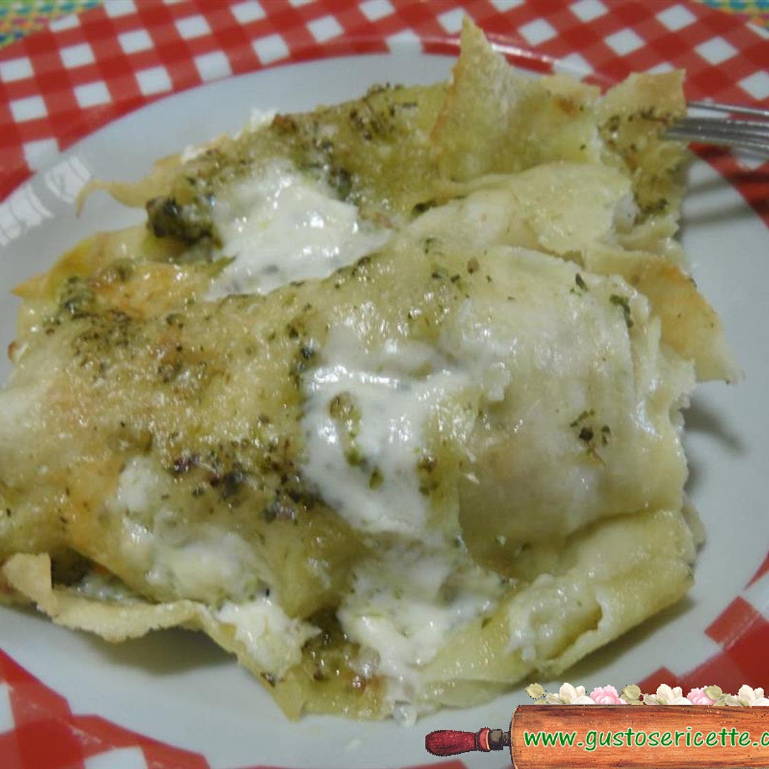 Lasagna pesto e noci con pane carasau
