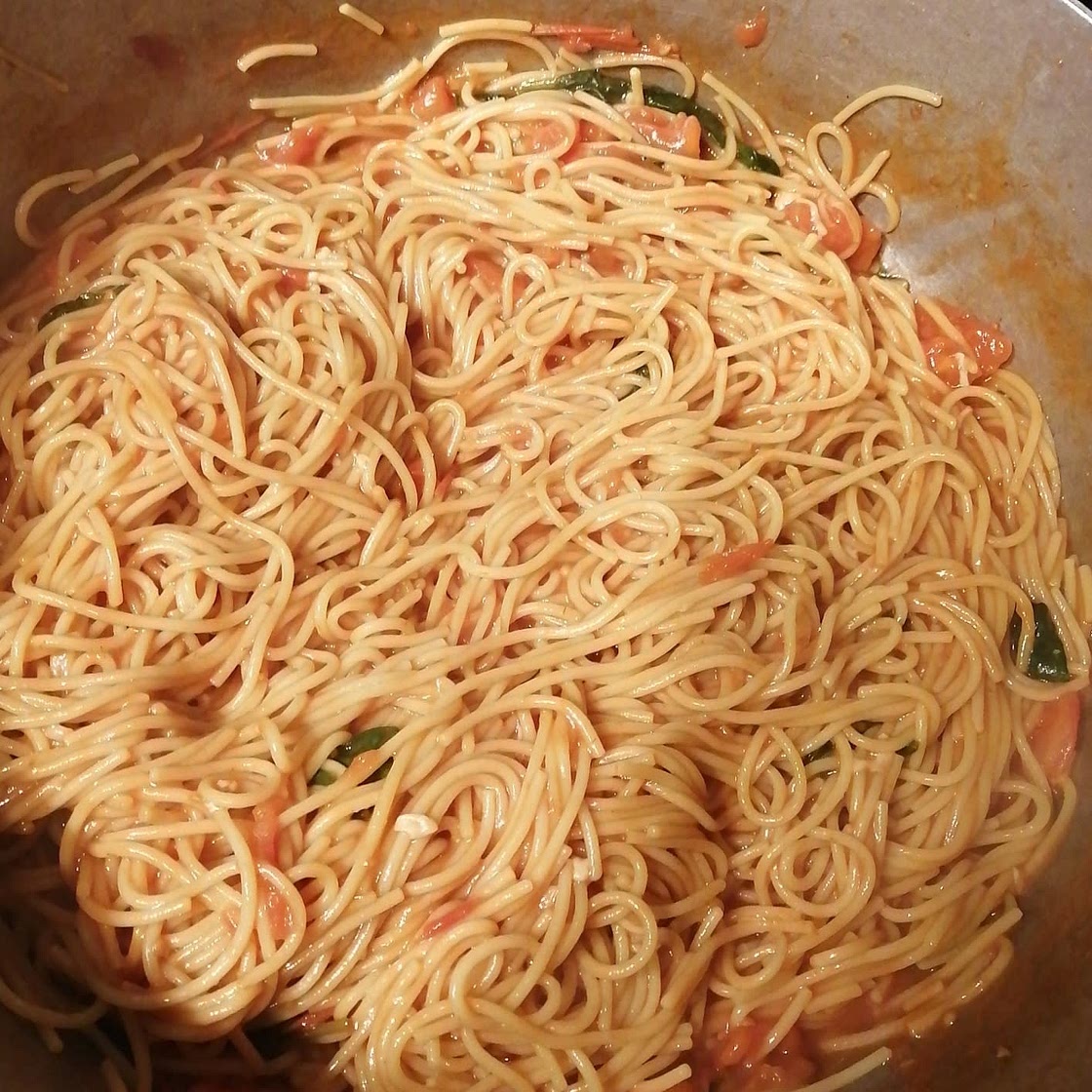 One-Pot Spaghetti With Cherry Tomatoes and Kale
