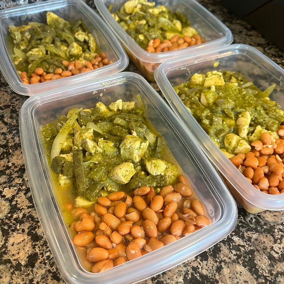 POLLO Y NOPALES EN SALSA VERDE