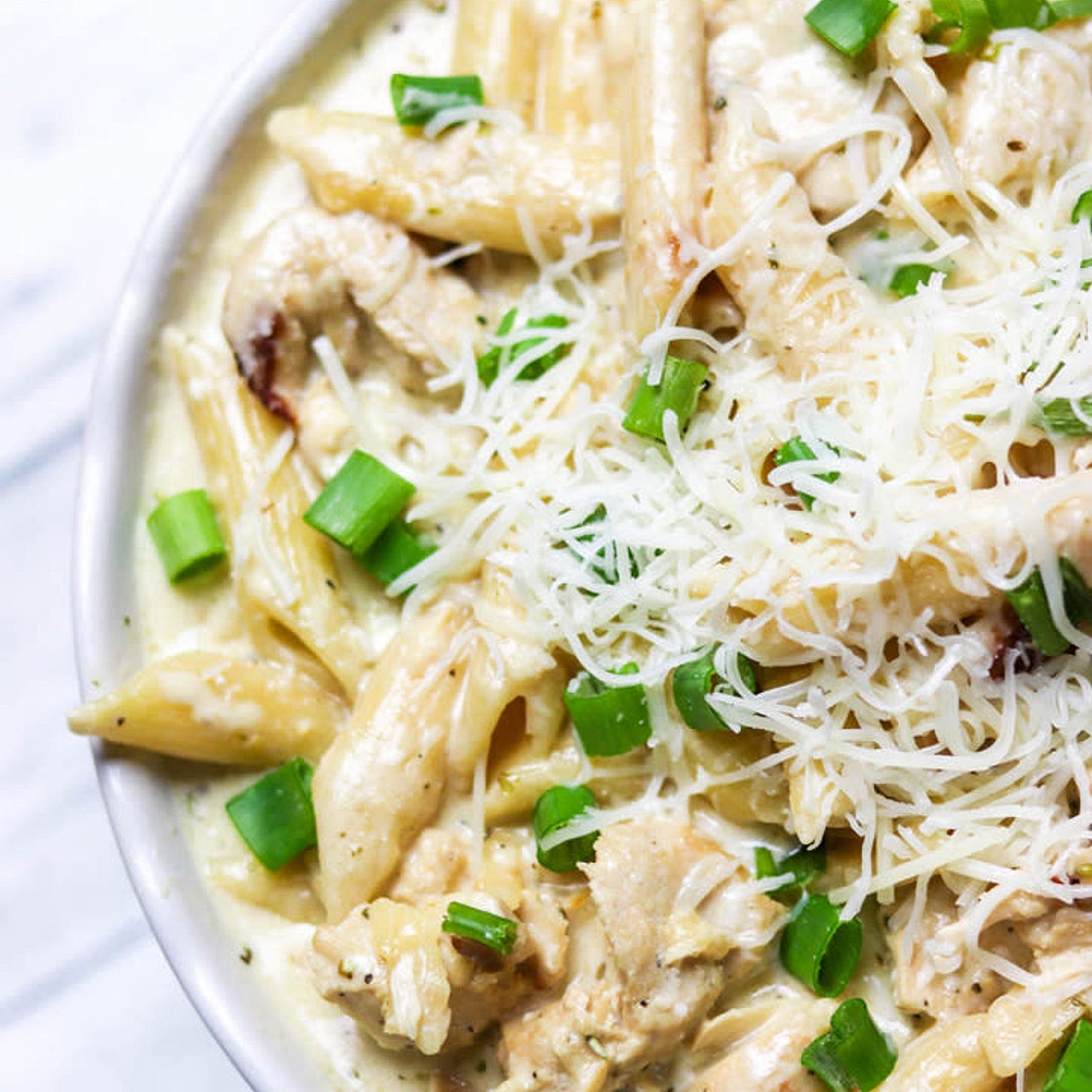 Instant Pot Creamy Chicken Artichoke Pasta