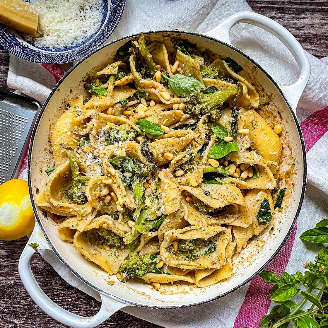 Large Pasta Shells with Creamy Broccoli - Adre's Kitchen