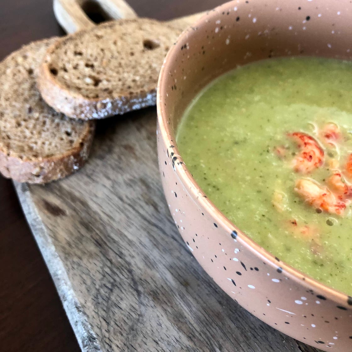 Creamy & easy broccoli zucchini soup