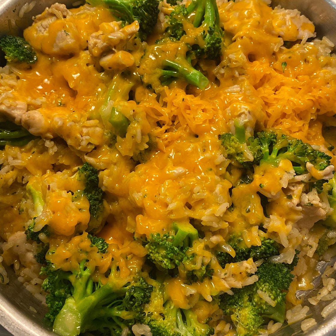 One-Pan Cheesy Chicken, Broccoli, and Rice
