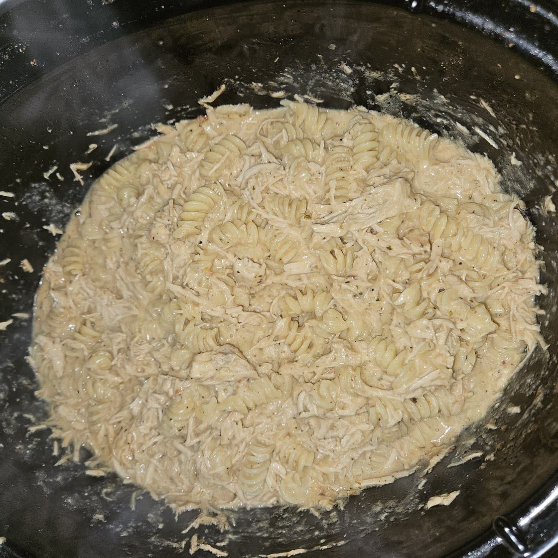 Slow Cooker Olive Garden Chicken Pasta