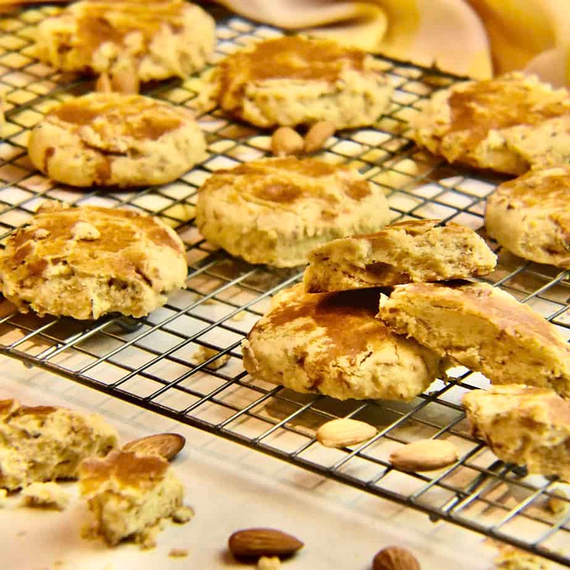 Khalifa Nankhatai {Pakistani Cardamom Shortbread Cookies}