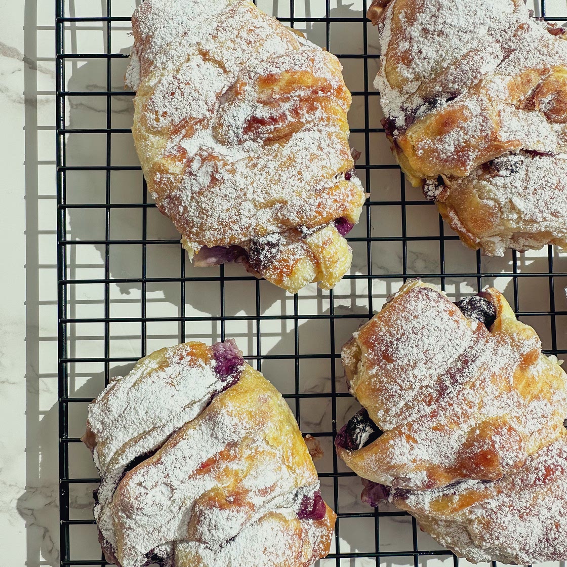 Vanilla pudding croissants