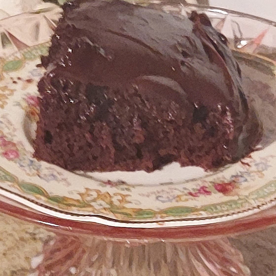 8 x 8 chocolate cake with chocolate icing