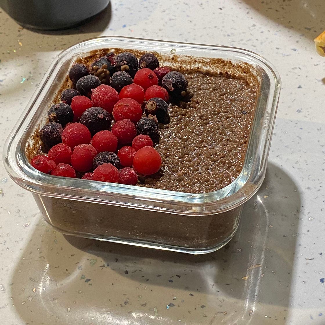 Overnight chia and cacao pudding 