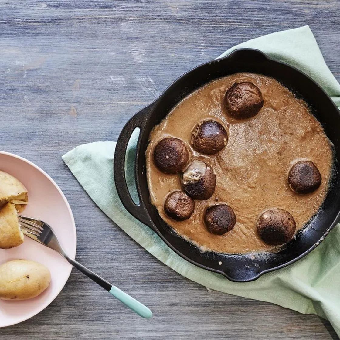 Vegepyörykkäkastike ja Perunamuusia