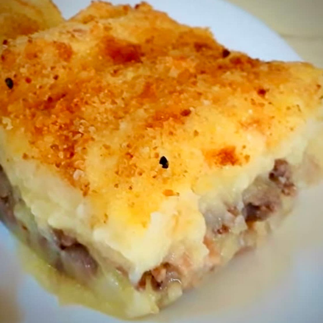 Oven Baked Mashed Potatoes with Meat