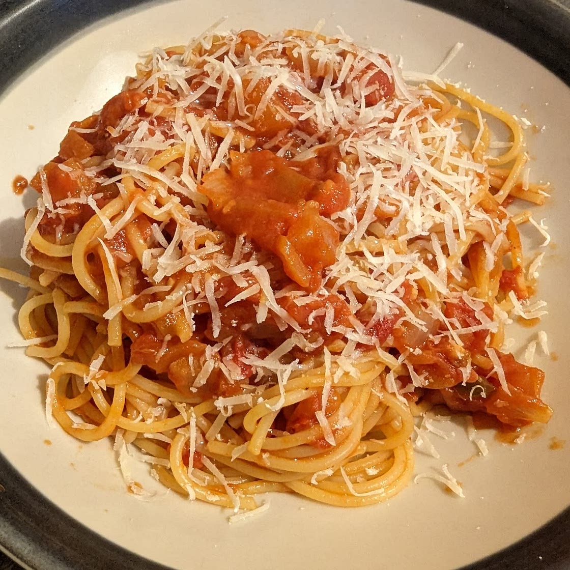 Classic tomato spaghetti