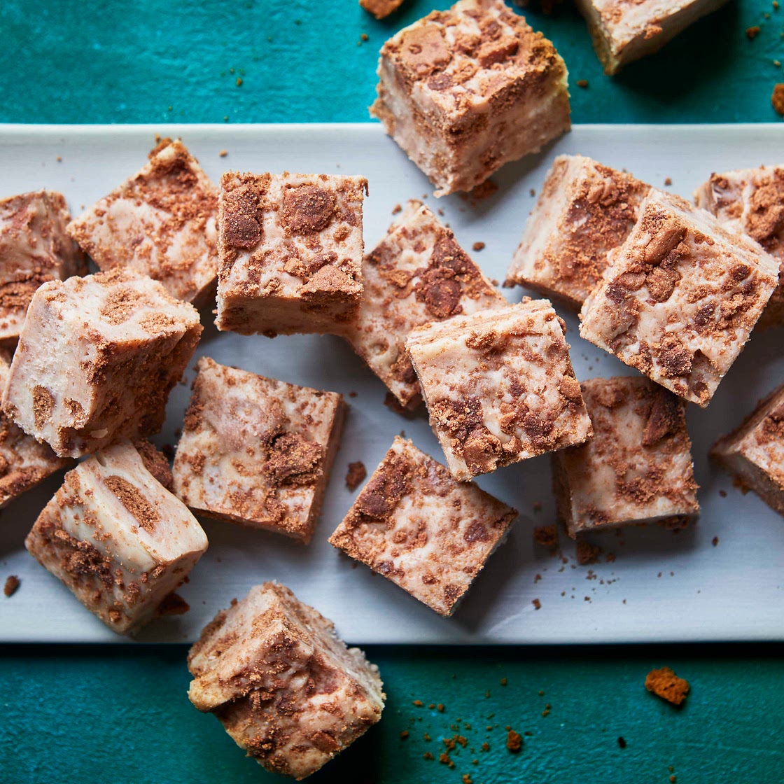Microwave bourbon biscuit fudge