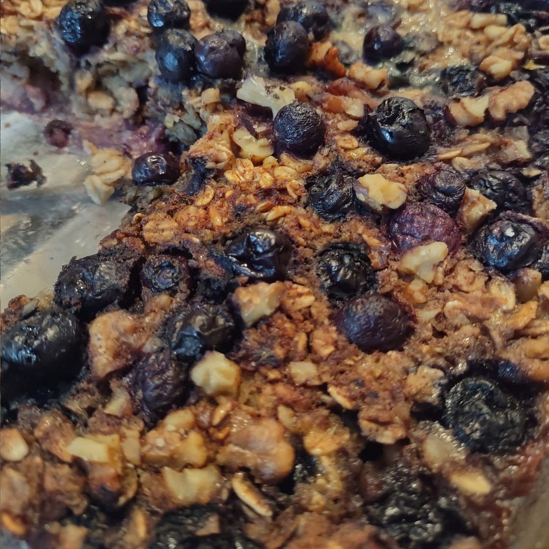 Baked Oatmeal with Blueberries and Bananas