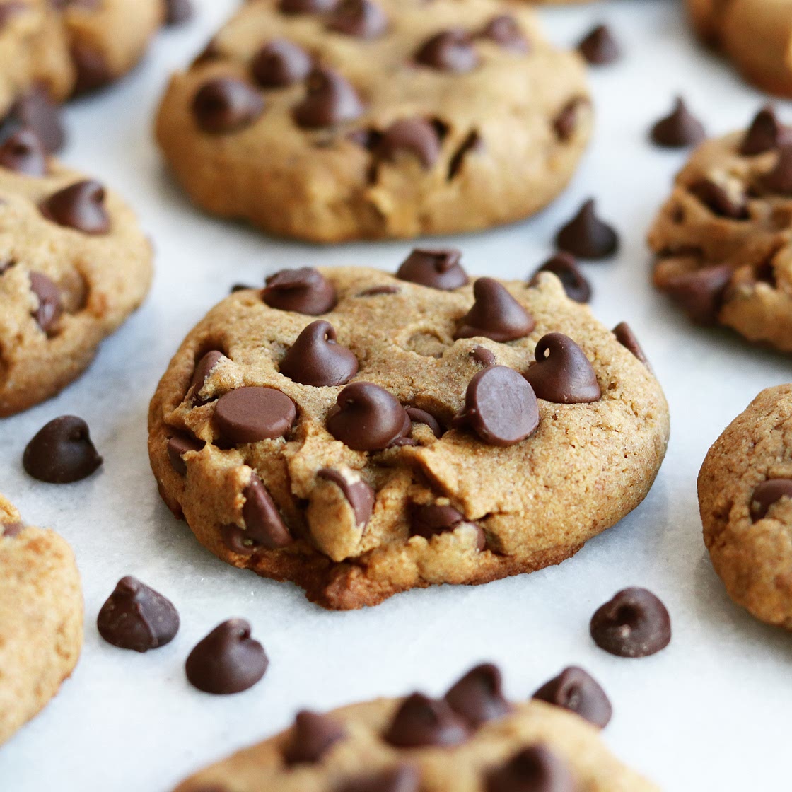 Vegan pumpkin chocolate chip cookies