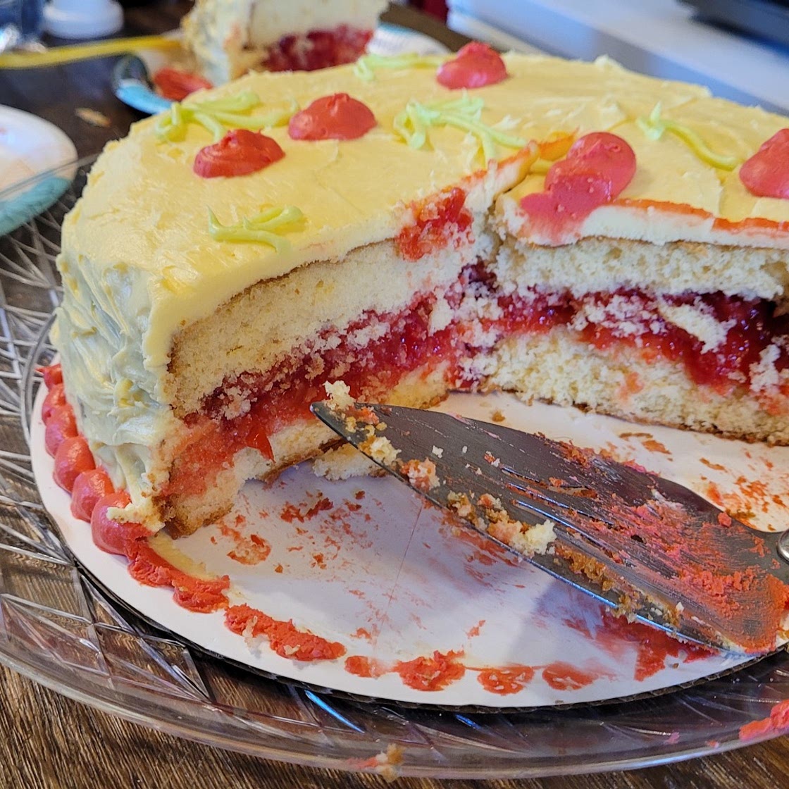Pineapple cake with cherry filling
