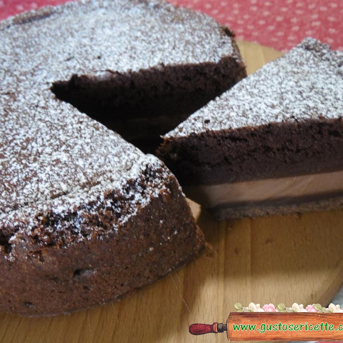 Torta magica al cioccolato in guscio di crostata