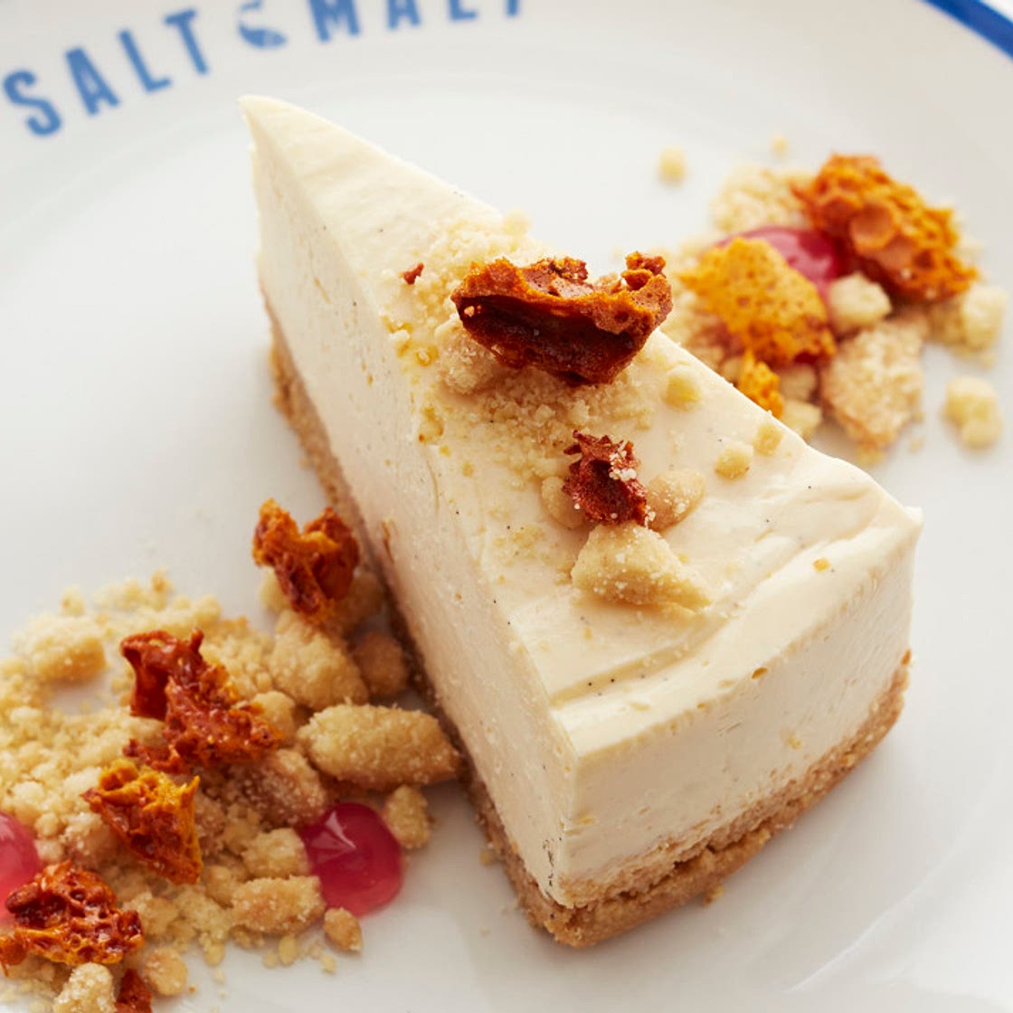Baked cheesecake with honeycomb and shortbread crumble