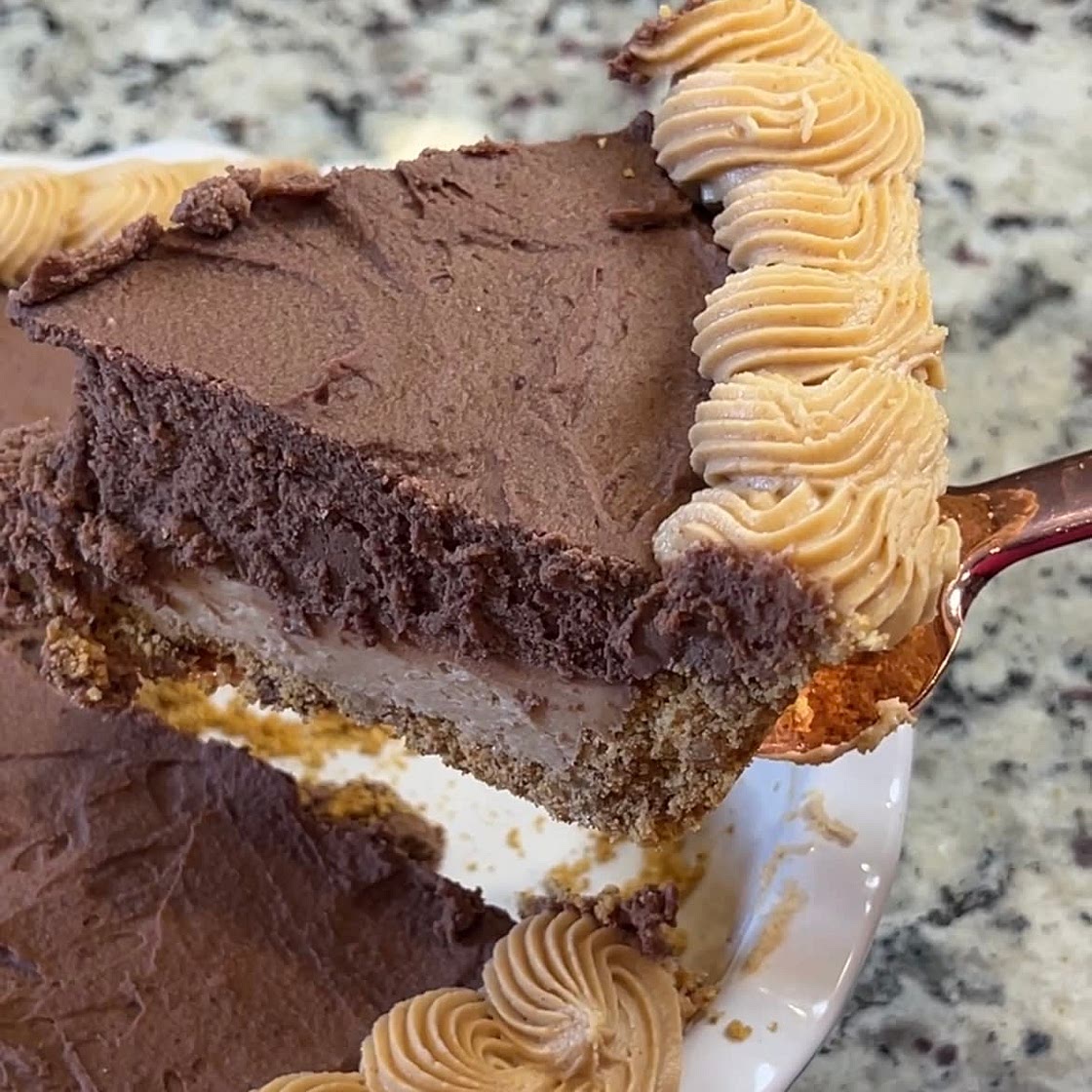 Chocolate Peanut Butter Pie -Costco Copycat Recipe 