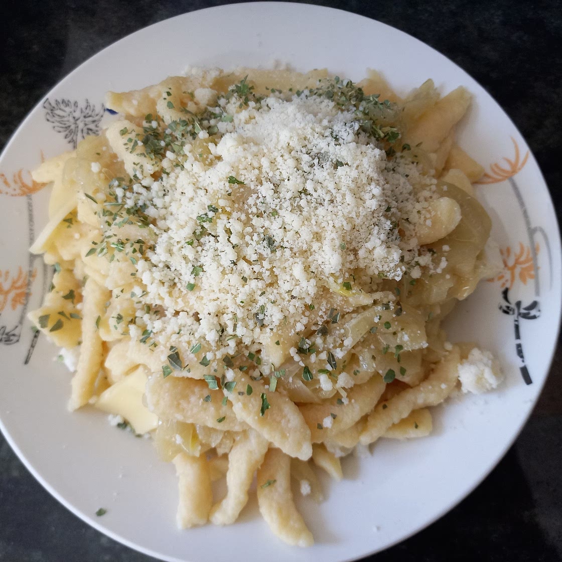 German Cheese Spaetzle (Schwäbische Käsespätzle)