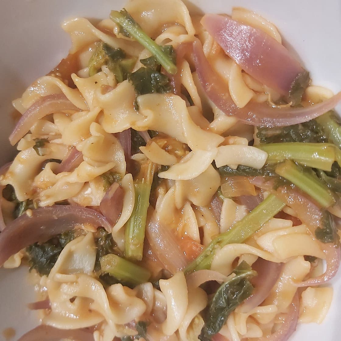 One-Pot Spaghetti With Cherry Tomatoes and Kale