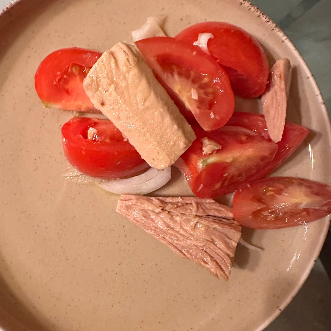 ENSALADA DE BONITO Y TOMATE