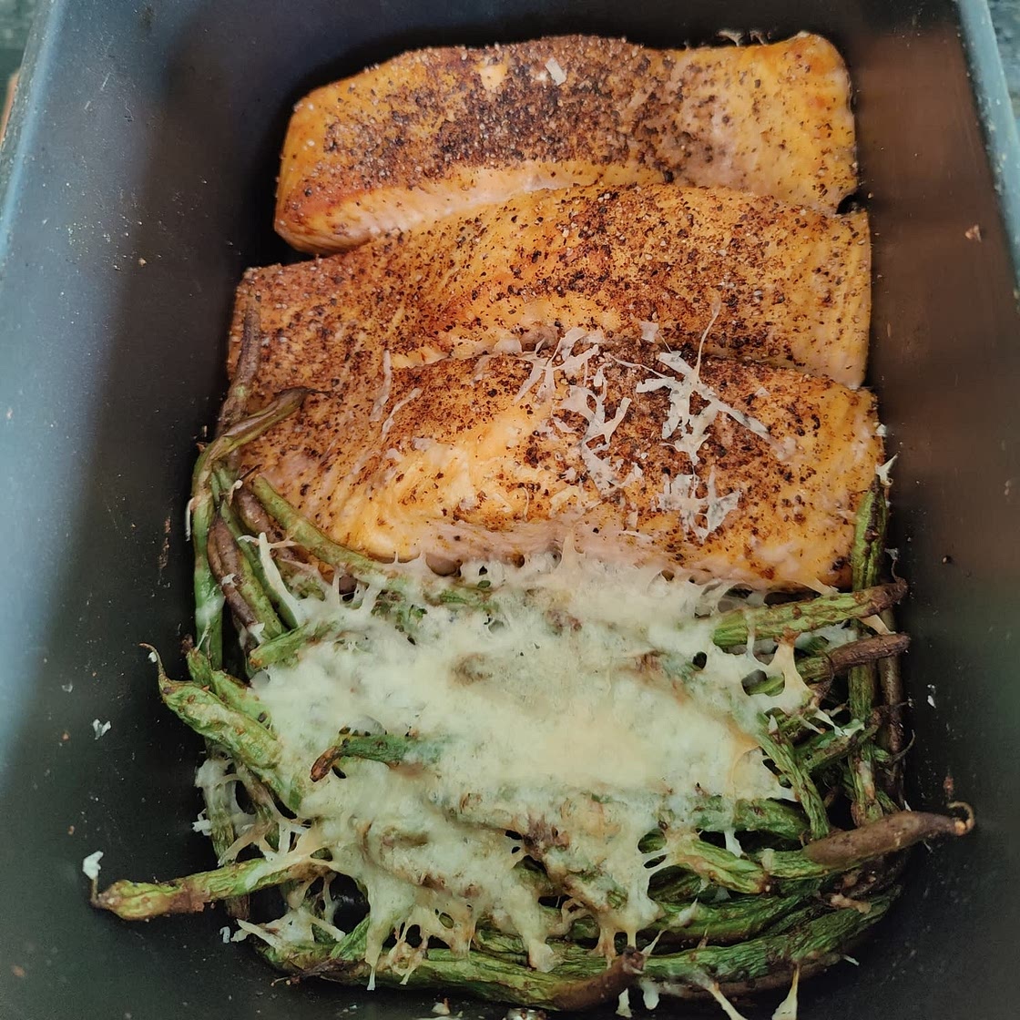 Air-Fryer Salmon & Parmesan Green Beans