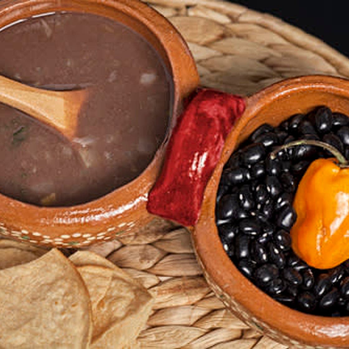 Desayuno: Frijol, plátano y requesón 