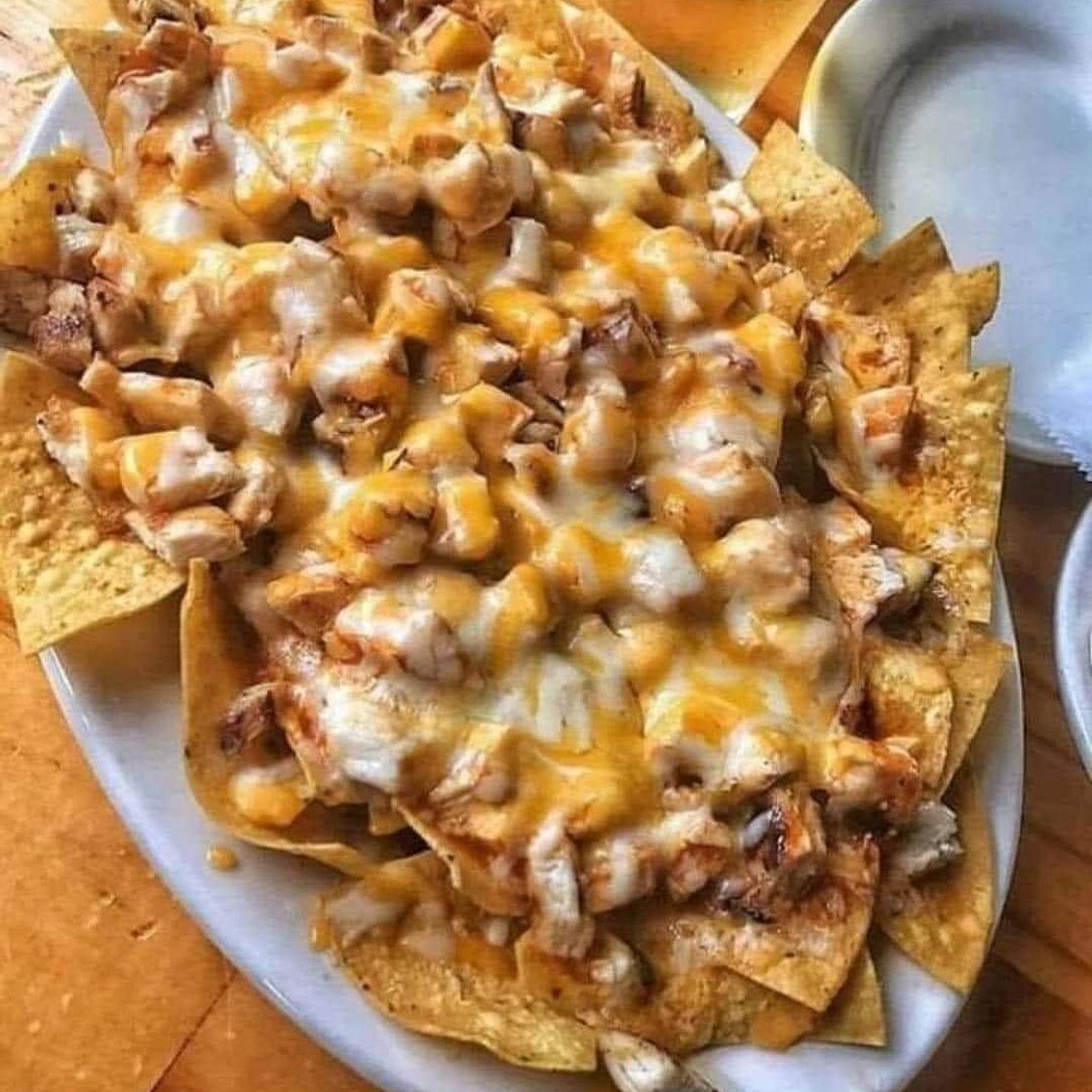 CROCKPOT CREAMY CHICKEN NACHOS