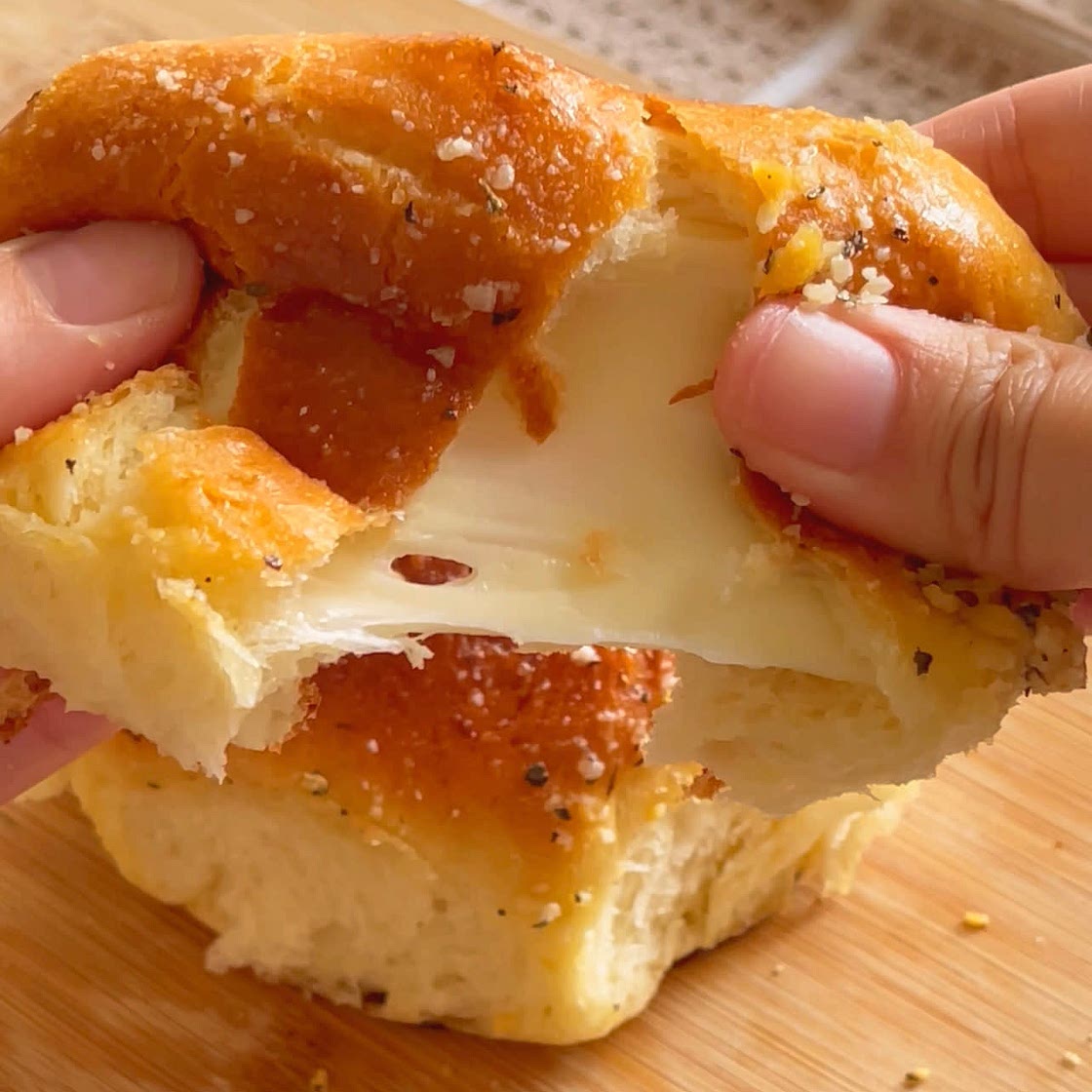 Cheesy Garlic Buns